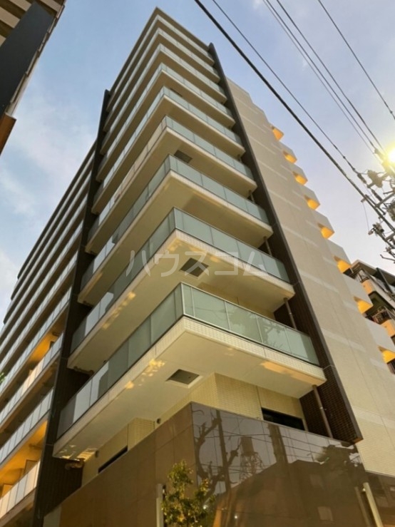 16/23 エントランス