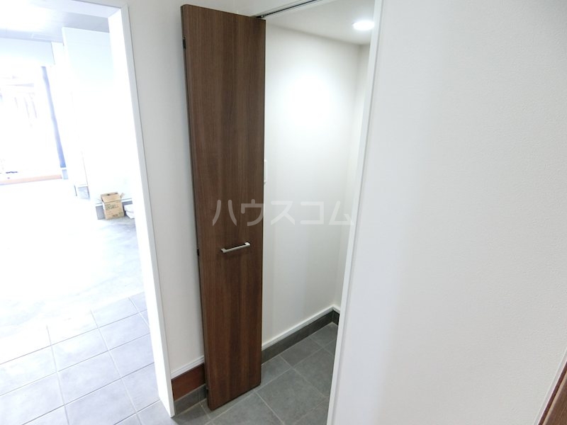 13/30 収納