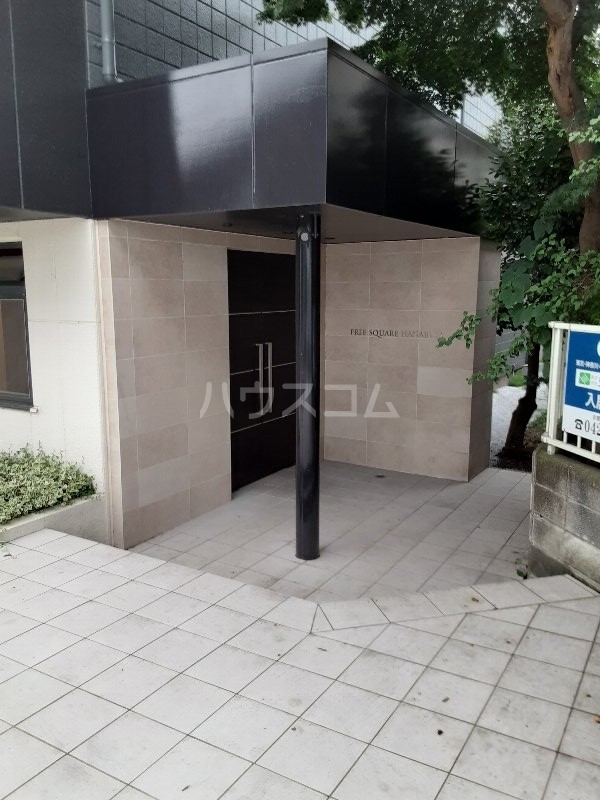 20/27 エントランス