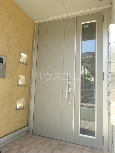 22/30 エントランス