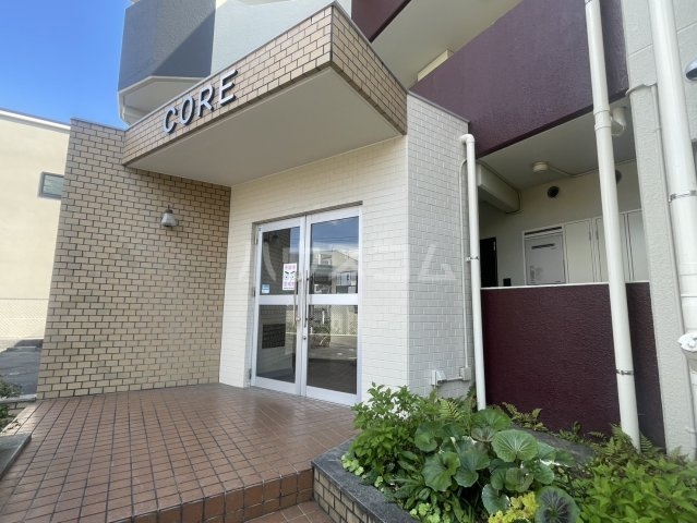 21/26 エントランス