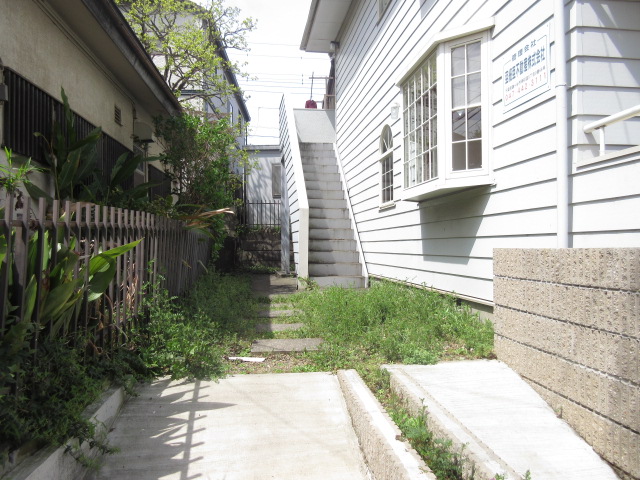 22/23 エントランス