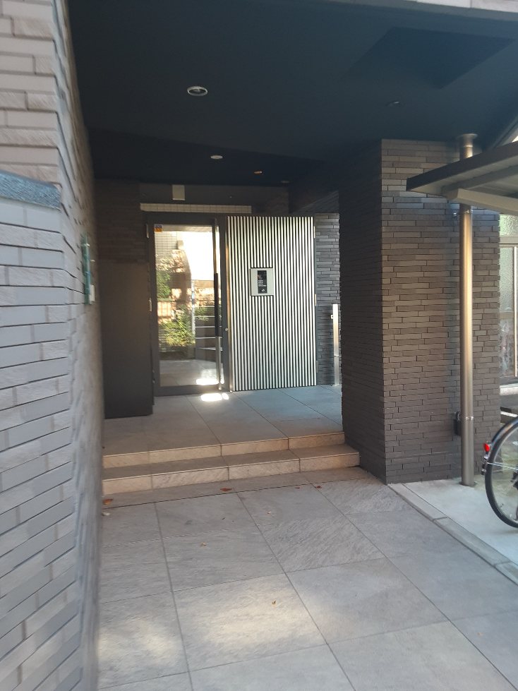 2/3 エントランス