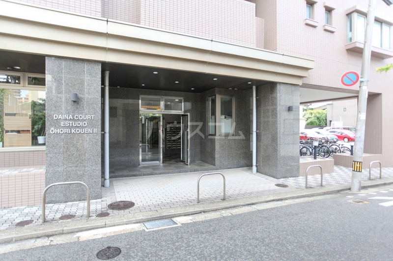 26/30 エントランス