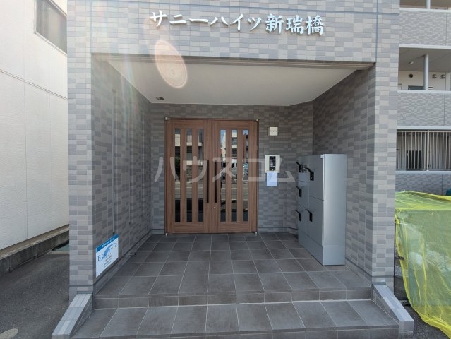 23/29 エントランス