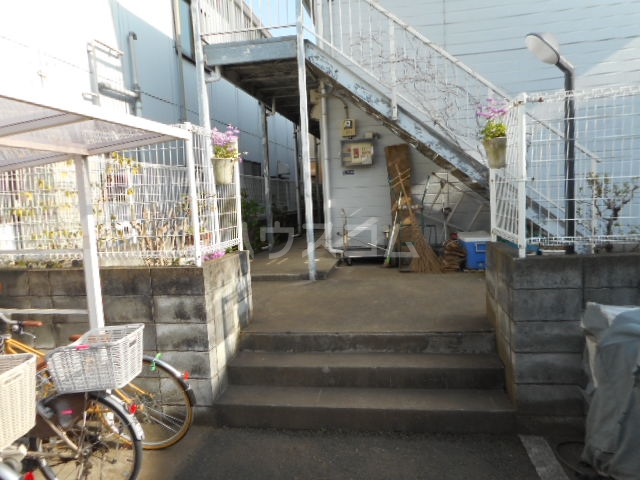 22/23 エントランス