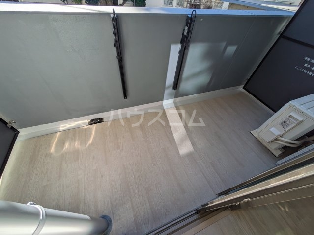 18/27 バルコニー