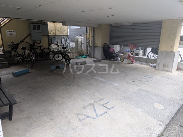 25/30 駐車場