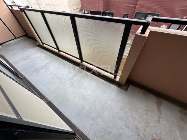 23/30 バルコニー