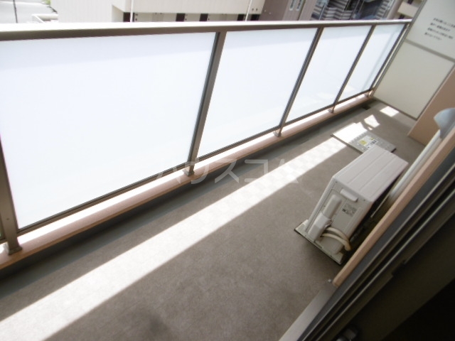 18/27 バルコニー