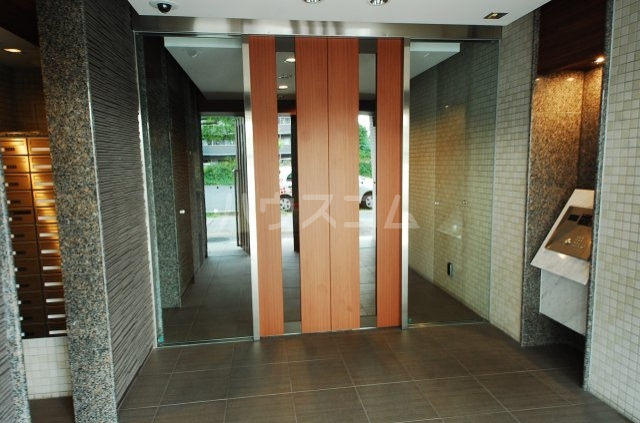 14/15 エントランス