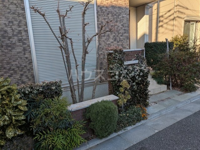 16/27 エントランス