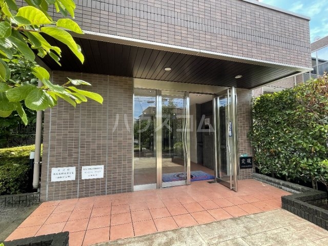 26/30 エントランス