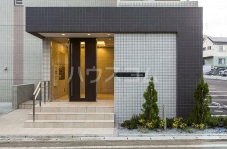 13/23 エントランス