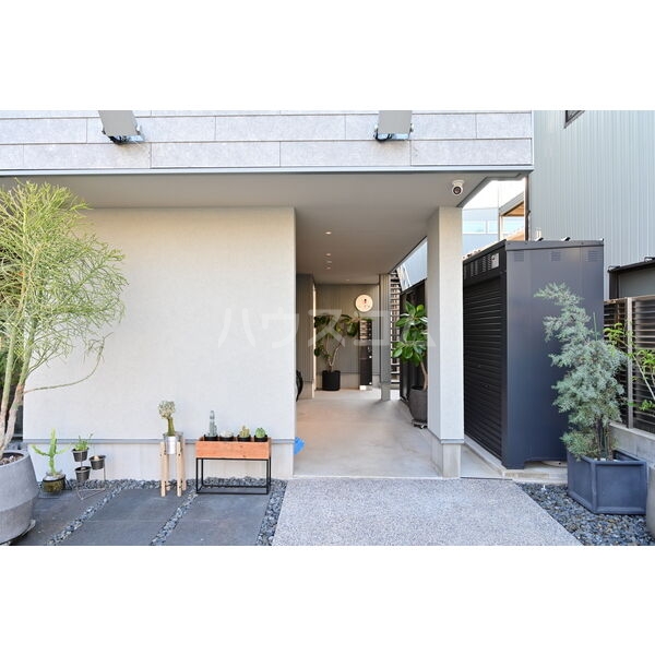 13/24 エントランス