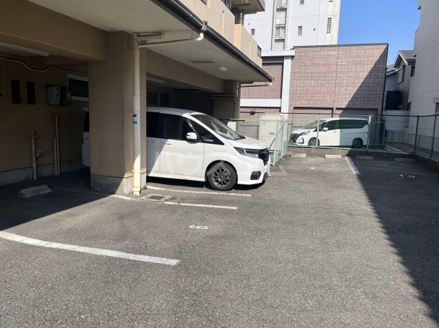 22/30 駐車場