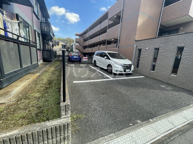 4/7 駐車場
