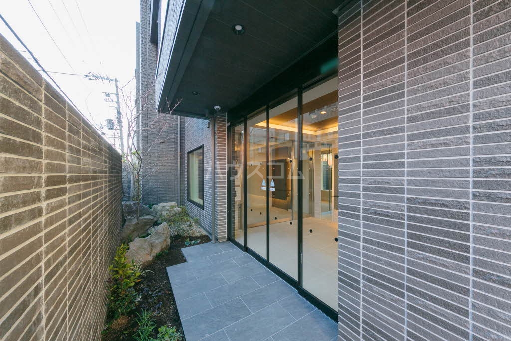 16/26 エントランス