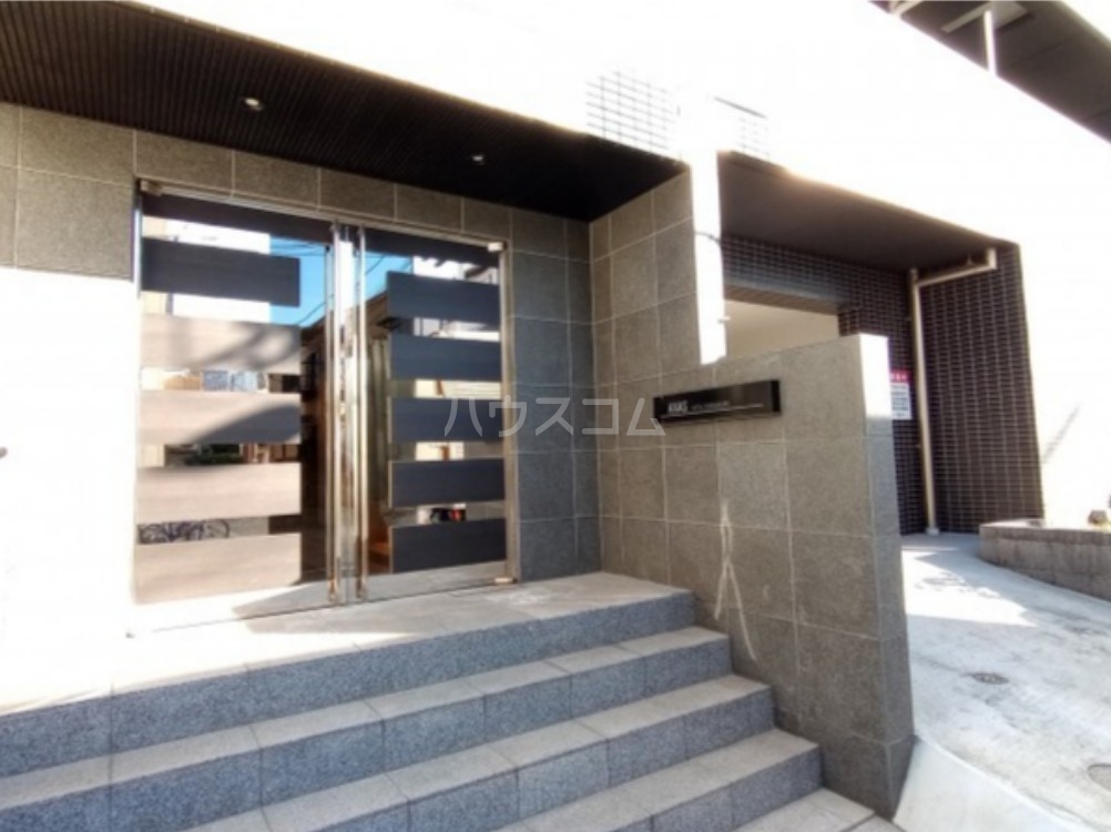 25/30 エントランス