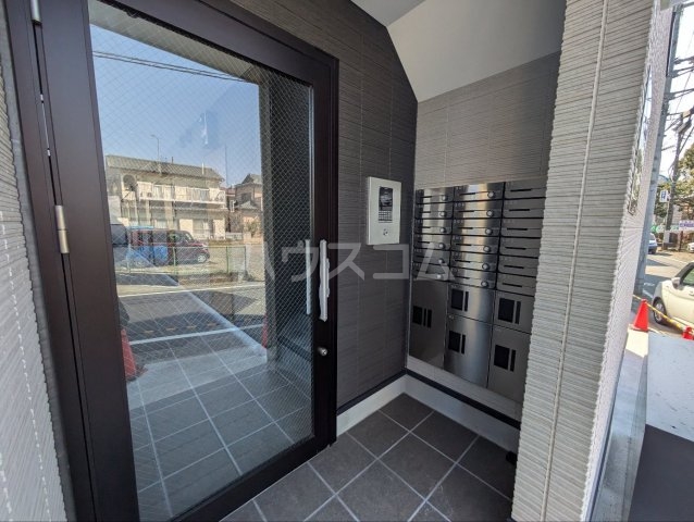 28/30 エントランス