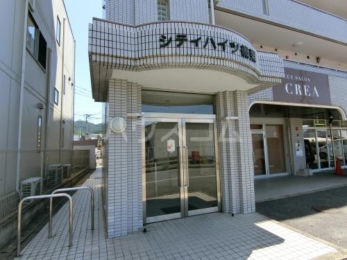 16/17 エントランス