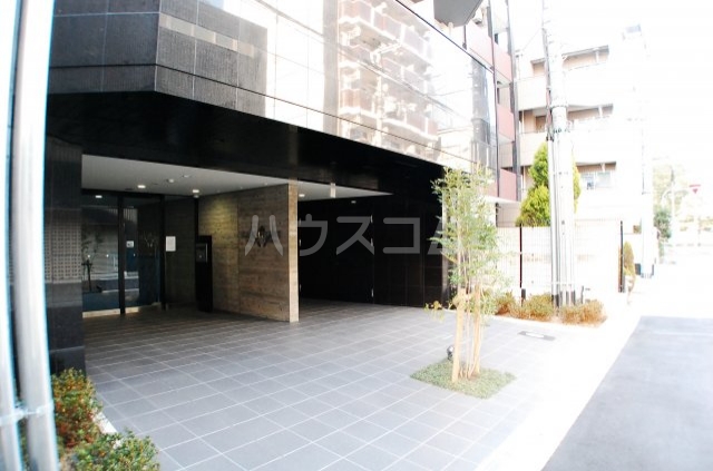 14/20 エントランス