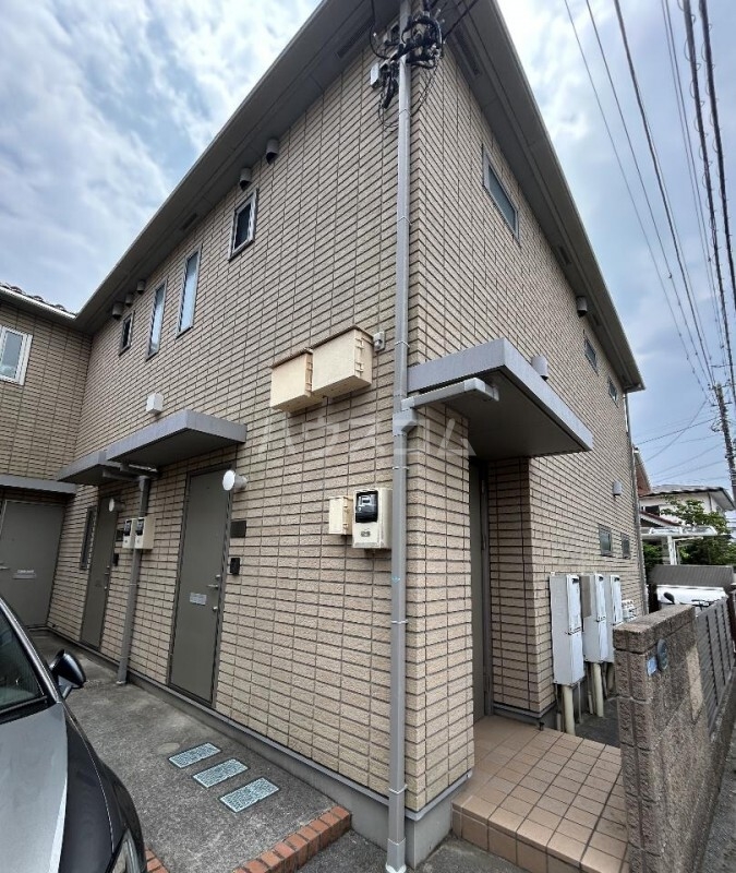 22/28 エントランス