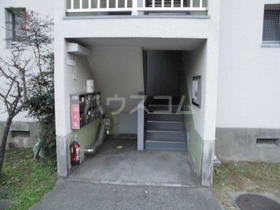 13/16 エントランス