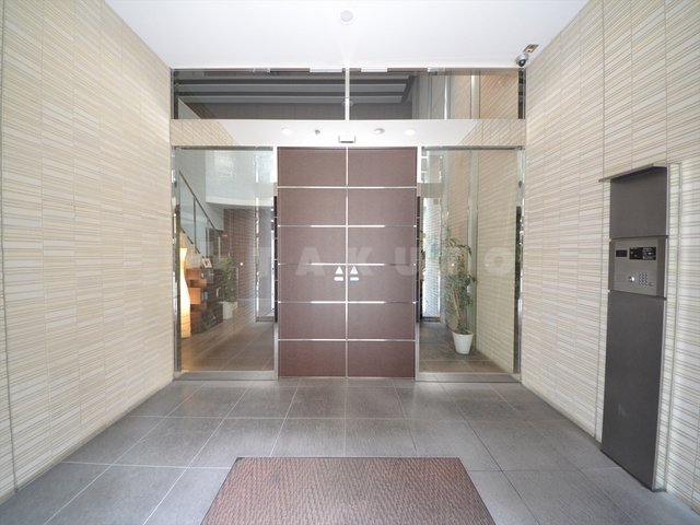 13/23 エントランス