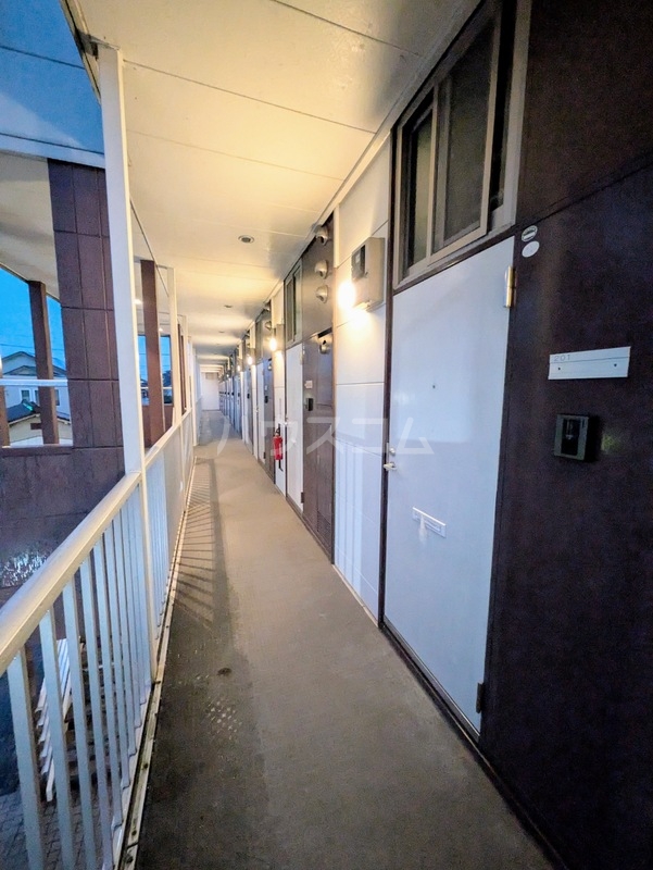 21/27 エントランス