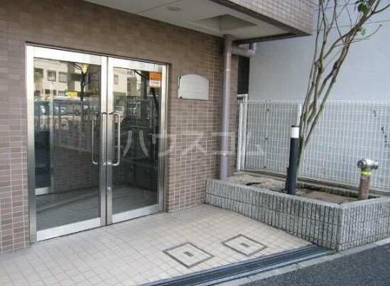 15/16 エントランス