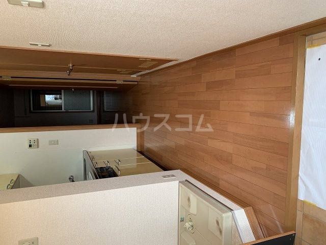 28/30 エントランス