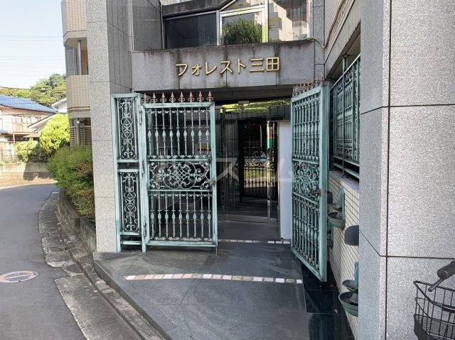 20/29 エントランス