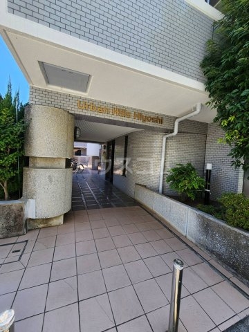 24/30 エントランス