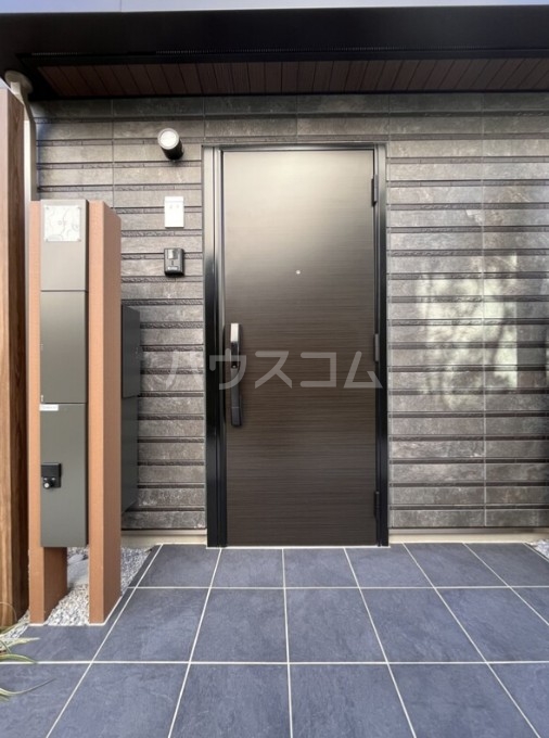 20/28 エントランス