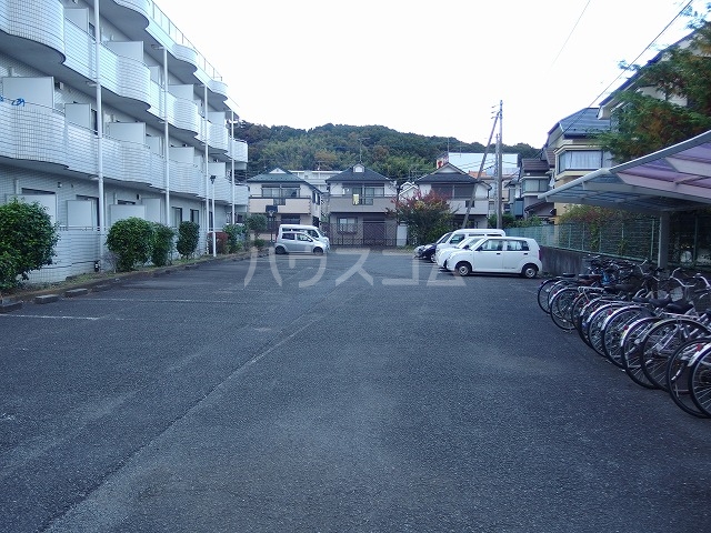 2/6 駐車場