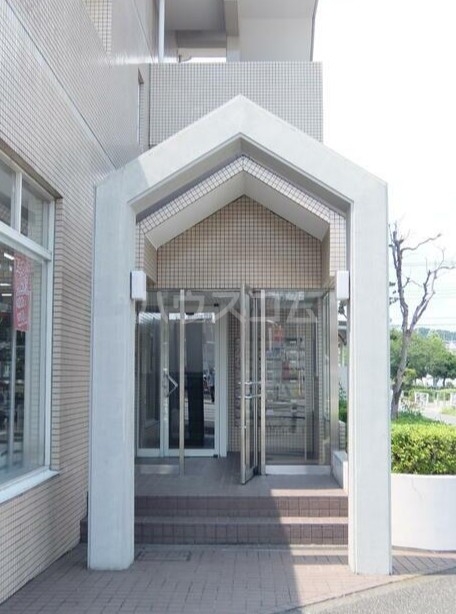 17/27 エントランス