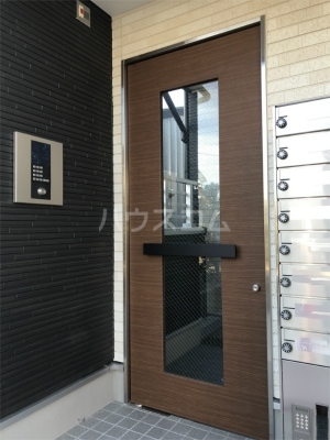 18/29 エントランス