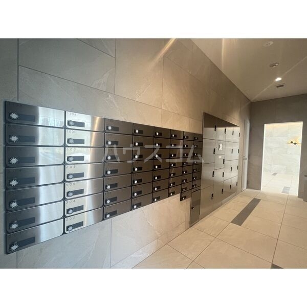 19/26 エントランス