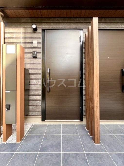 25/30 エントランス