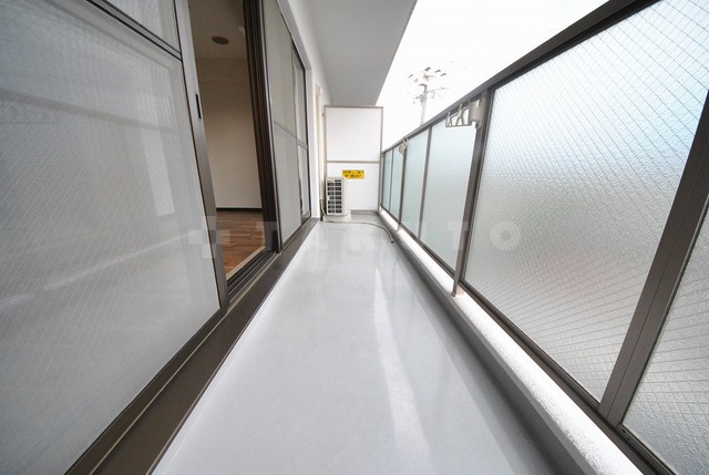 18/28 バルコニー