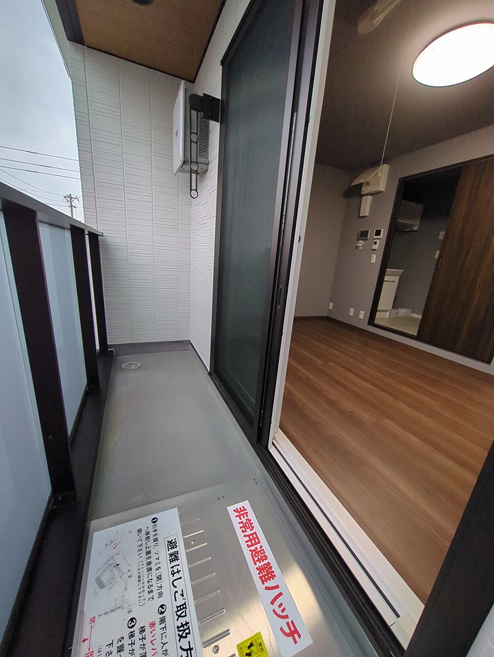 13/19 バルコニー