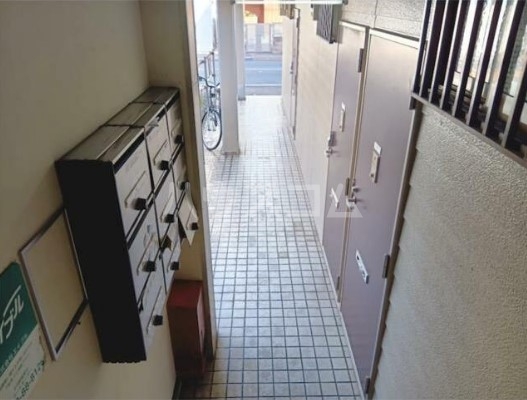 19/25 エントランス