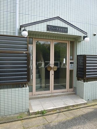 20/21 エントランス