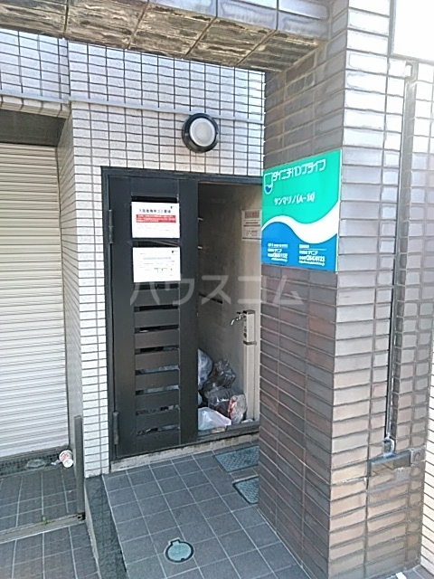 19/28 エントランス