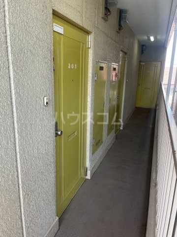 17/27 エントランス