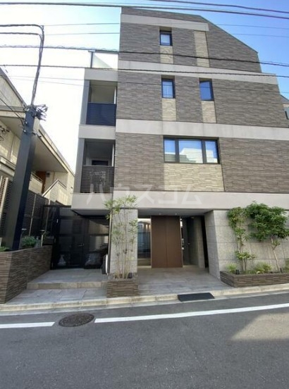 16/17 エントランス