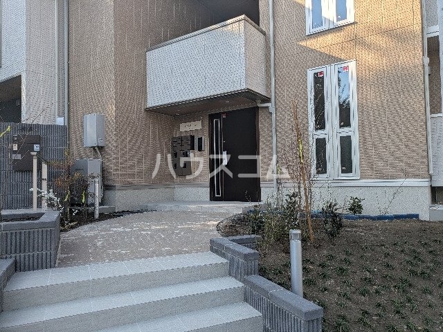 27/30 エントランス