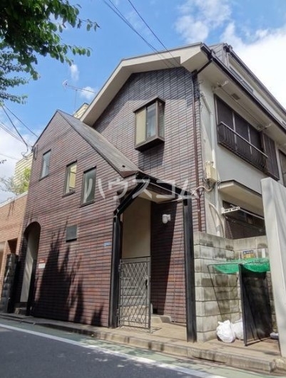 21/22 エントランス