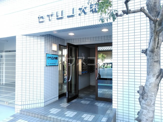 2/4 エントランス